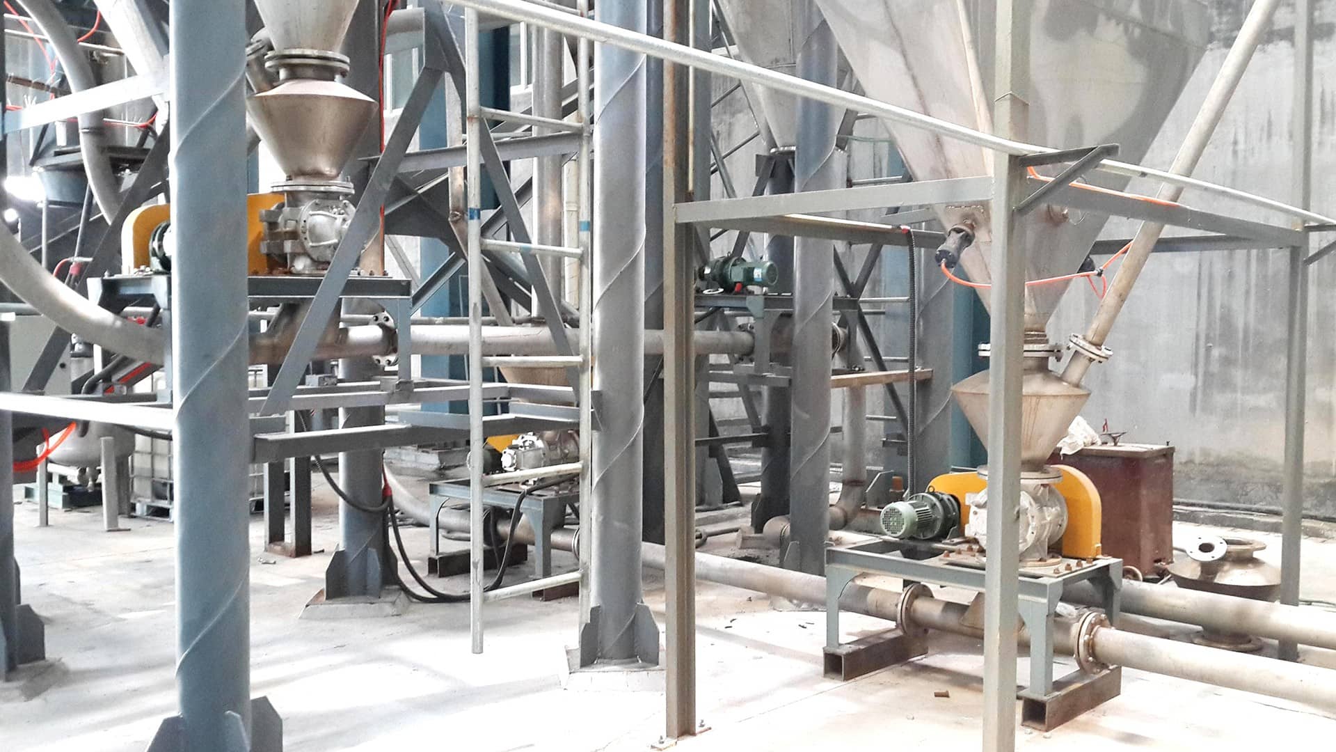 雞精氣力輸送系統(tǒng)(圖1) 雞精氣力輸送系統(tǒng)(圖1)