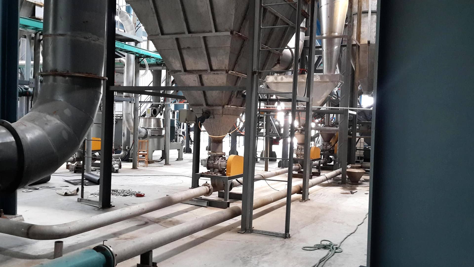 纖維料氣力輸送系統(tǒng)(圖3) 纖維料氣力輸送系統(tǒng)(圖3)